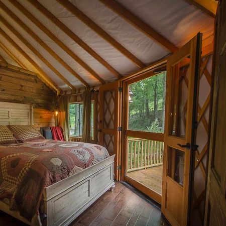 Spring Ridge Luxury Yurt - Creekside Glamping With Private Hot Tub Villa Topton Exterior foto