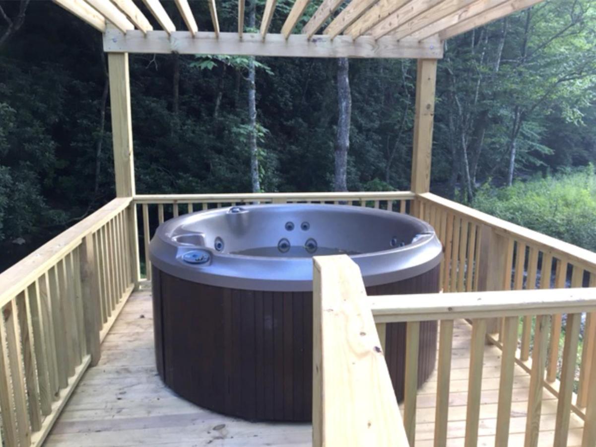 Spring Ridge Luxury Yurt - Creekside Glamping With Private Hot Tub Villa Topton Exterior foto